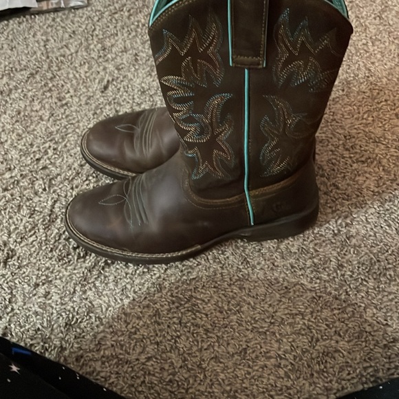 Brown women’s size 7 cowgirl boots - Picture 4 of 5